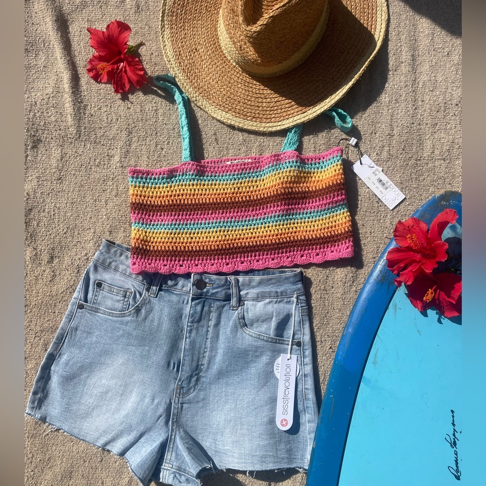 NWT SISSTREVOLUTION SHORTS